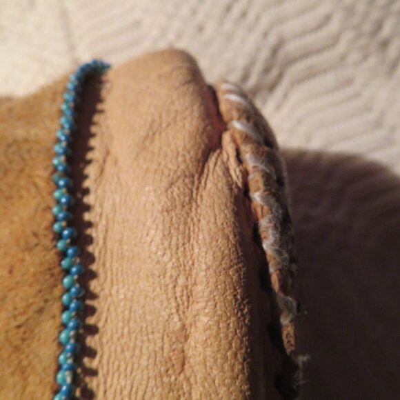 Vintage Native American Handmade Leather Turquoise Beaded Moccasins 10\
